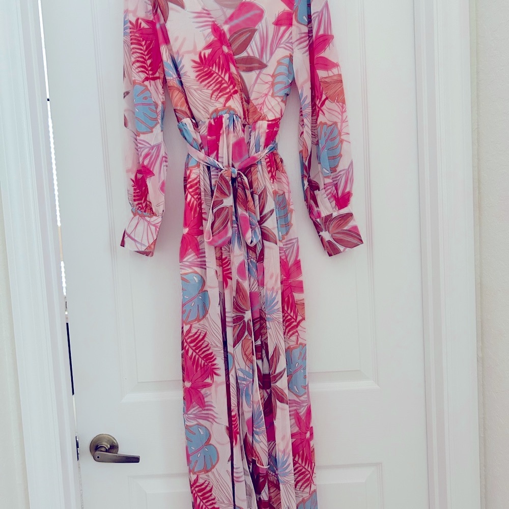 Flowy Maxi dress in Tropical Print pairs beautifully with sandals or wedge heels
